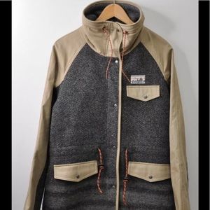 Patagonia women's reclaimed wool parka *rare*